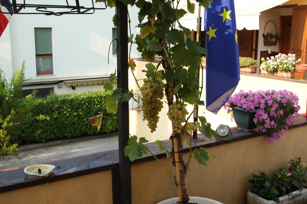 Touristic Apartment "Agata" Sirmione Exterior photo