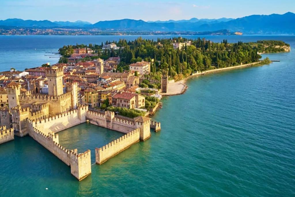 Touristic Apartment "Agata" Sirmione Exterior photo
