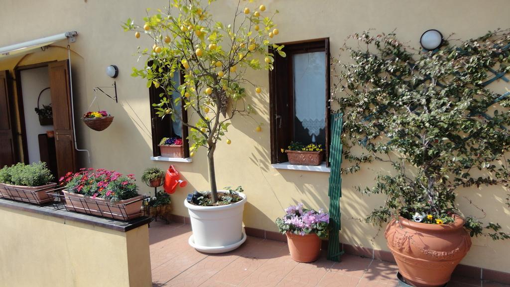 Touristic Apartment "Agata" Sirmione Room photo