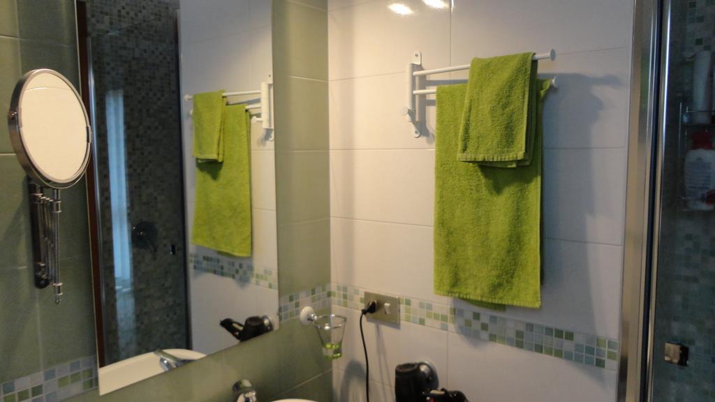 Touristic Apartment "Agata" Sirmione Room photo